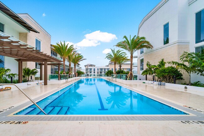 Building Photo - 220 SE Mizner Blvd