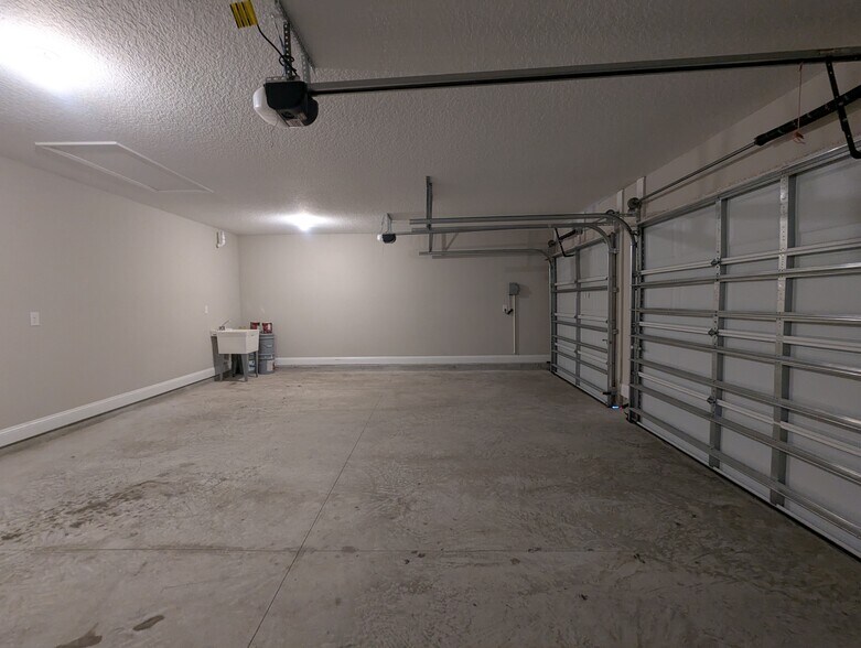 Building Photo - 30 Zancara St