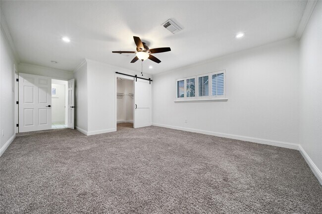 Building Photo - 950 Del Norte St