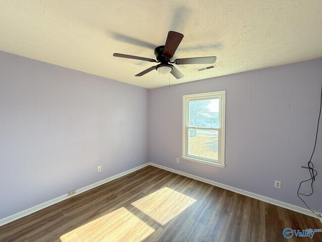 Building Photo - 158 Lewis Ln