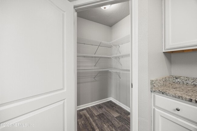 Building Photo - 6853 Sandle Dr
