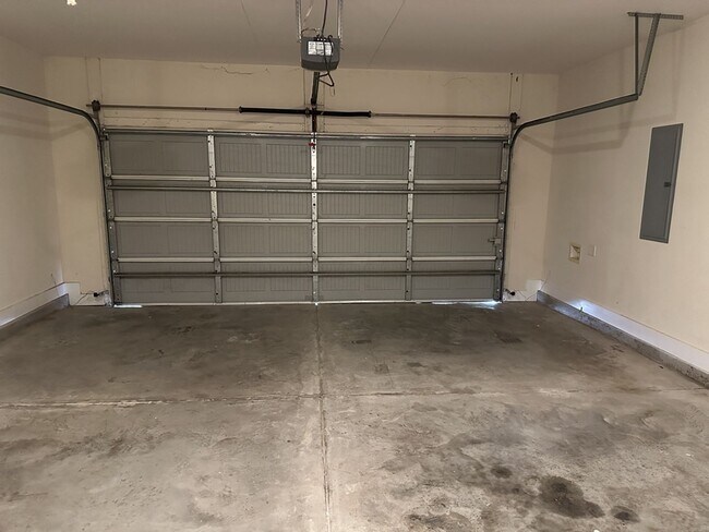 Building Photo - 20 Wesleyan Dr