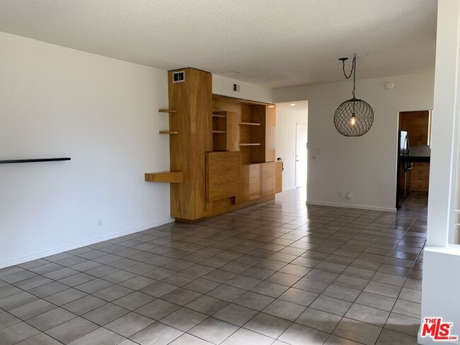 Building Photo - 3675 Keystone Av