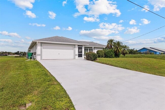 Building Photo - 6460 Blueberry Dr