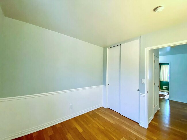 Building Photo - 3479 Burbank Dr
