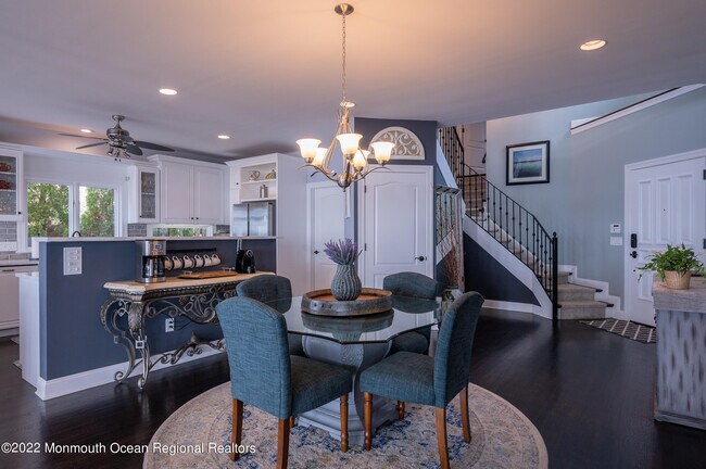 Building Photo - 709 Princeton Ave