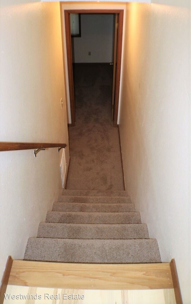 Building Photo - 2 br, 1.5 bath House - 673 Westwinds Drive
