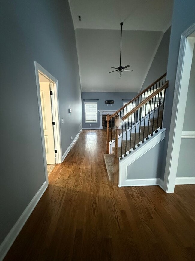 Building Photo - 3 Bedroom 3 Bath Pool Home in Columbia off...
