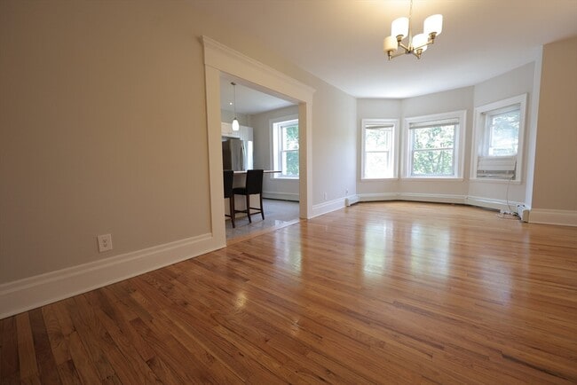 Building Photo - 318 Tappan St