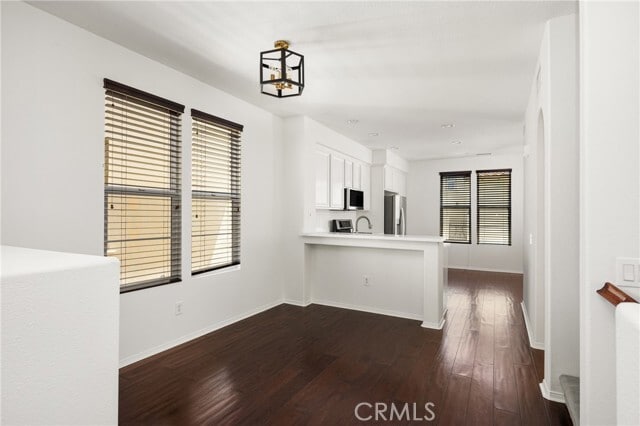 Building Photo - 125 Tall Oak