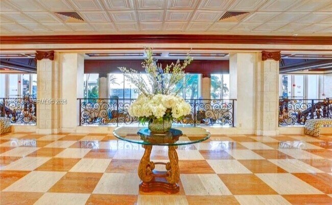 Building Photo - 2030 S Ocean Dr