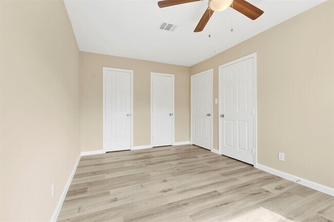Building Photo - 10615 Clematis Ln