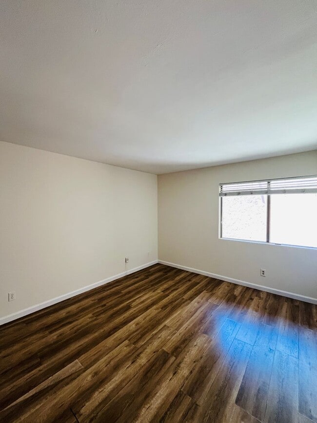 Building Photo - 2 Bedroom, 2 Bathroom South Coast Villas Second Floor Condo