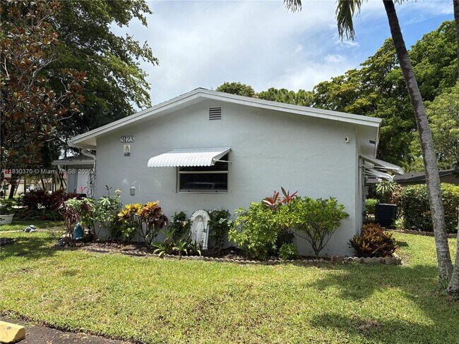 Building Photo - 3123 SW Natura Ave