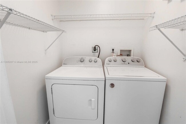 Building Photo - 7085 Nova Dr