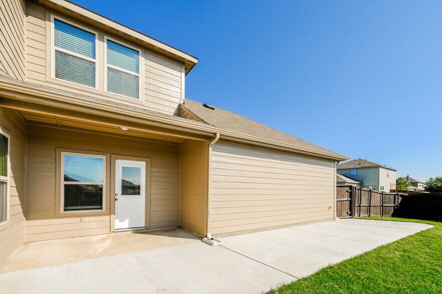 Building Photo - 1200 Sweetgum Dr