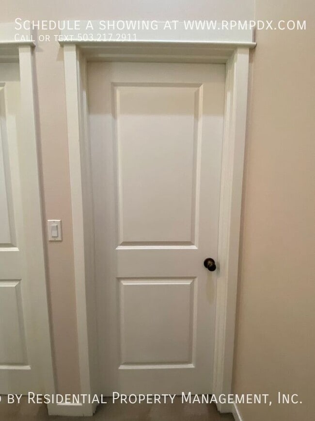 Building Photo - 2518 NW 1st Dr