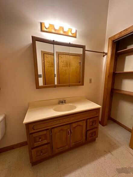 Building Photo - 408 Penn St