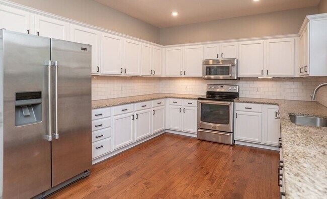 Building Photo - 136 Prescott Dr