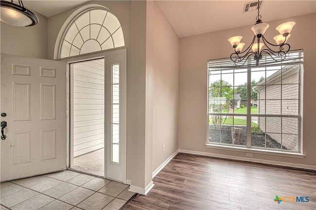 Building Photo - 5005 Warwicke Dr