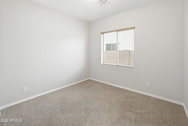 Building Photo - 1735 W Aloe Vera Dr