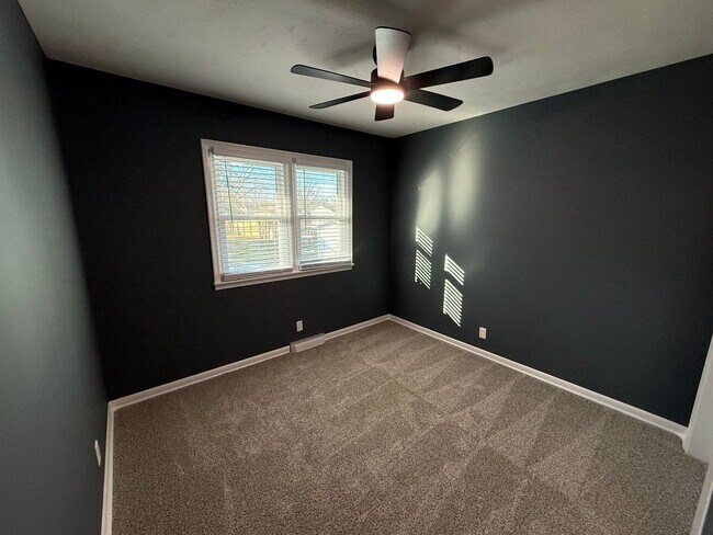 Building Photo - Charming 2-Bed/2-Bath Ranch with Garage — Rent-to-Buy Opportunity in Fremont, NE!