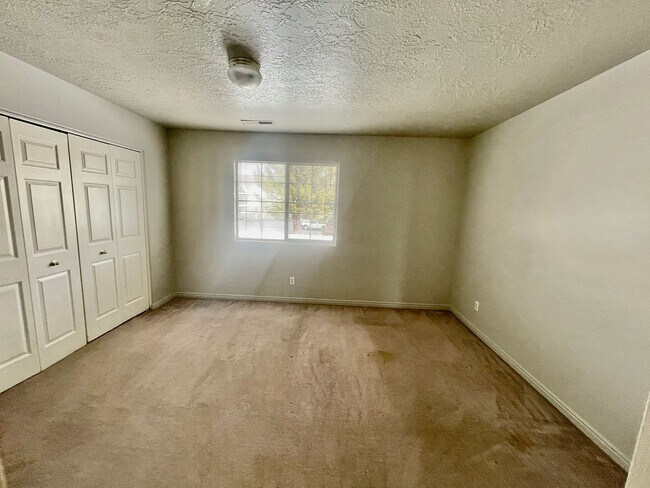 Building Photo - Affordable Two-Bedroom Townhome in Lexington Hills