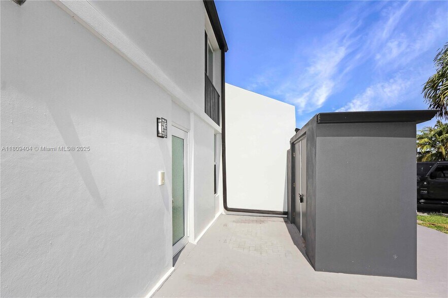 Building Photo - 12340 SW 20th Ter
