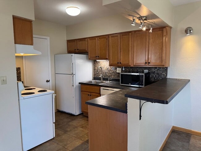 Building Photo - 2B/2B Corner Apartment with Flatiron Views...