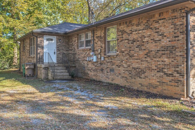 Building Photo - Charming Duplex in Prime Walkable 12 South Location!