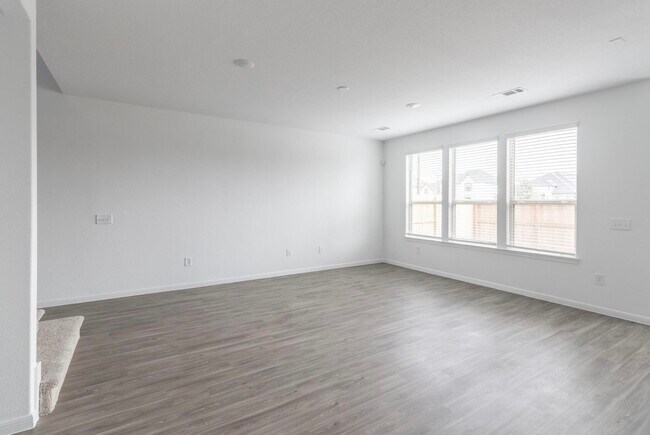 Building Photo - 1052 Greenshank Dr