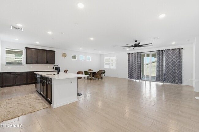 Building Photo - 4650 Gilbert Ln