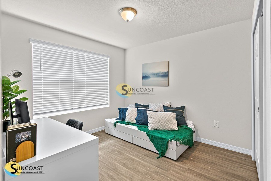 Building Photo - 585 Century 21 Dr