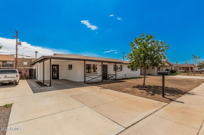 Building Photo - 3419 W Glenn Dr