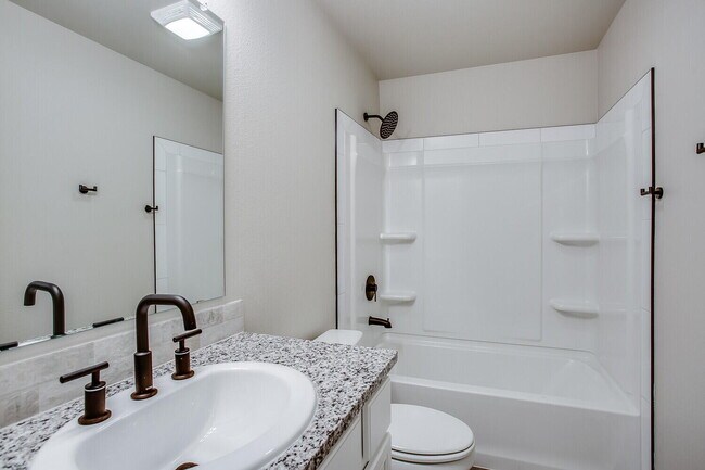 Building Photo - 1705 141st St