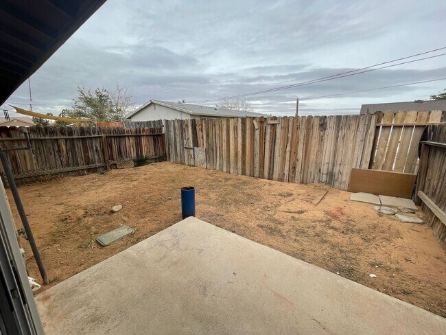 Building Photo - 3711