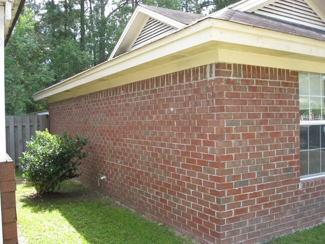 Building Photo - 133 Bordeaux Ln
