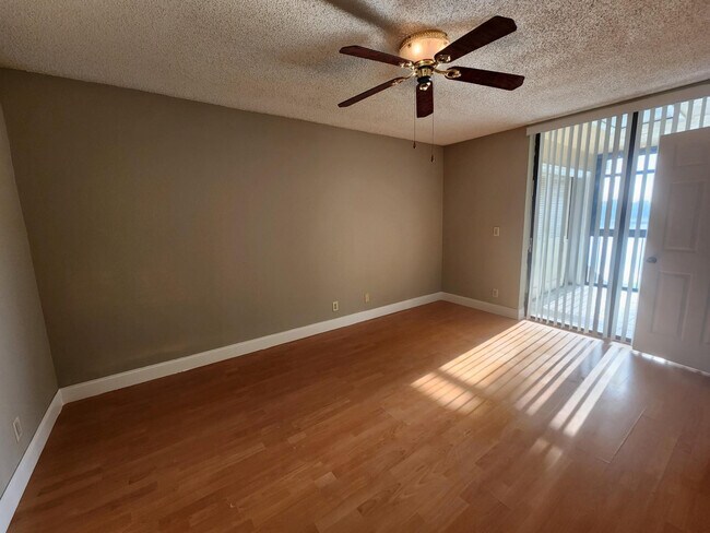 Building Photo - 2738 Carambola Cir S