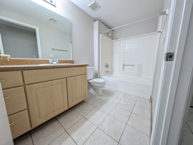 Building Photo - 8250 N Grand Canyon Dr