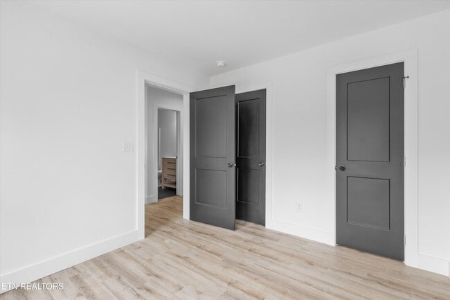 Building Photo - 4131 Porter Ave