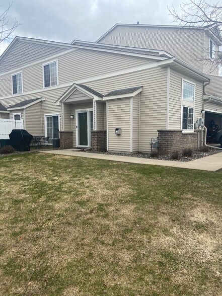 Building Photo - 11177 77th St NE