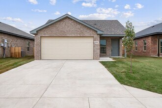Building Photo - Located in Glendale area !!! New Construct...