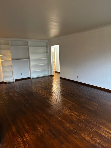 Building Photo - 708 W Bancroft St