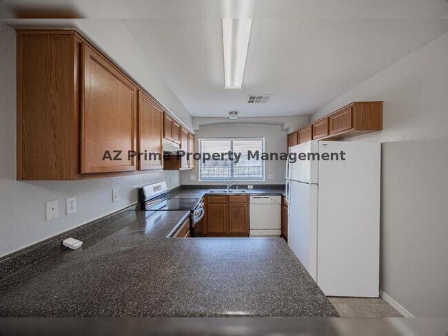 Building Photo - 227 W Darrow St