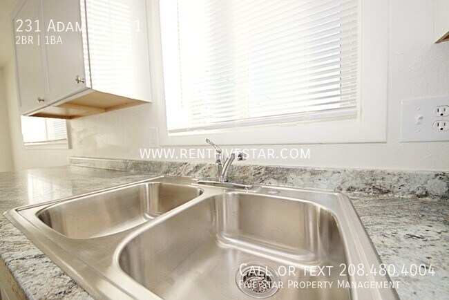 Building Photo - 231 Adams St