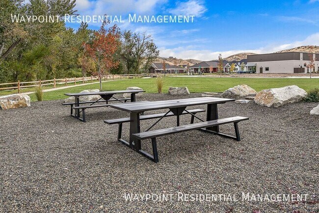 Building Photo - 3772 W Hidden Springs Dr