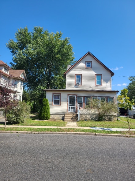 Primary Photo - 219 Virginia Ave