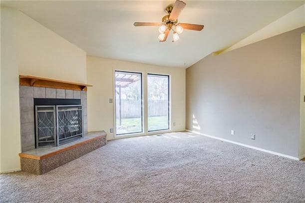 Building Photo - Charming Single Level Home with Open Floor...