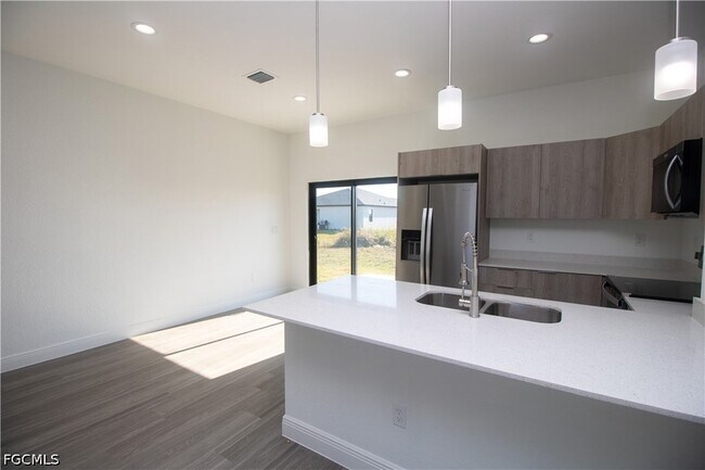 Building Photo - 9004 Justice Cir