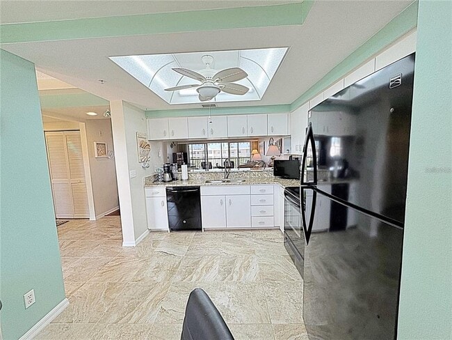 Building Photo - 6205 Shoreline Dr